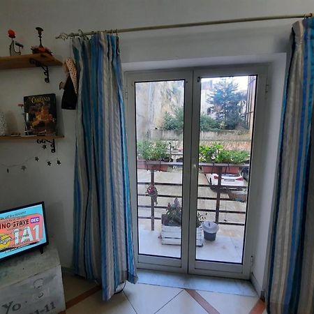 Apartamento La Casa Nella Roccia Nápoles Exterior foto