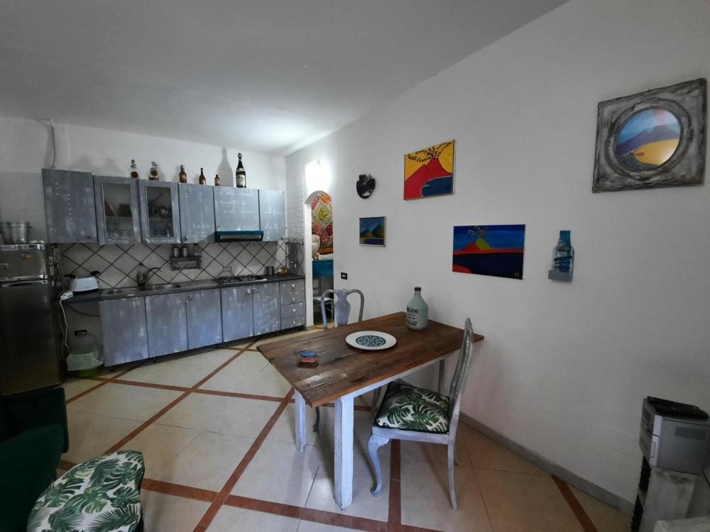 Apartamento La Casa Nella Roccia Nápoles Exterior foto