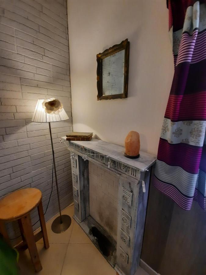 Apartamento La Casa Nella Roccia Nápoles Exterior foto