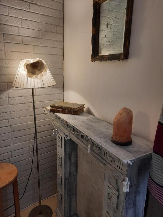 Apartamento La Casa Nella Roccia Nápoles Exterior foto